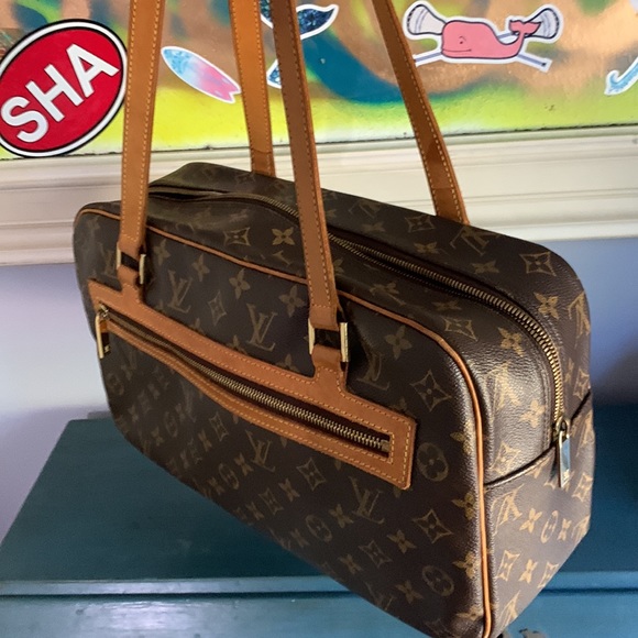 Vintage Louis Vuitton Cite Bag GM Monogram Exterior Pocket Shoulder Bag Roomy - Picture 4 of 15